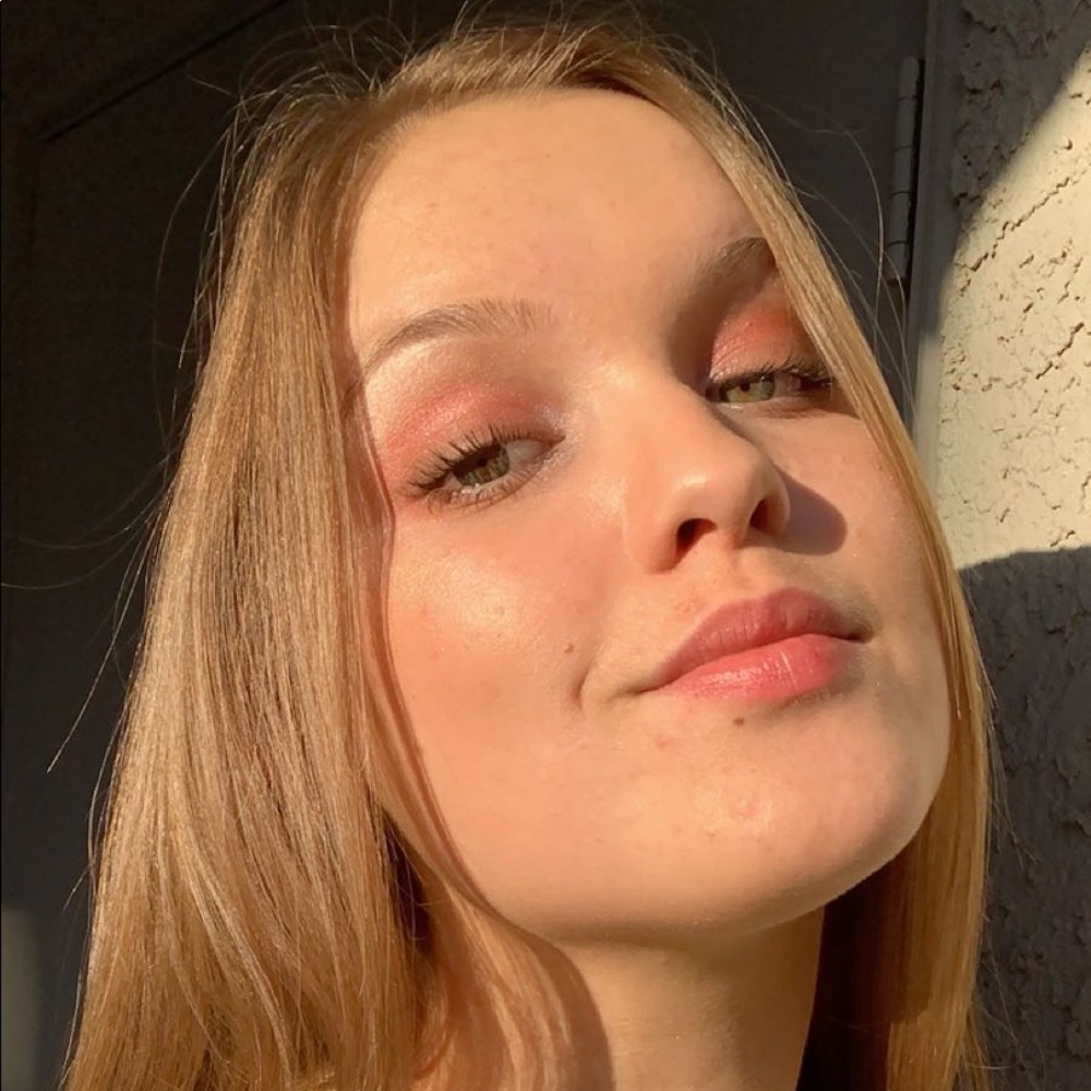 Meet your Posher, Anastassia